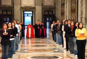  Йозеф Ратцингер на встрече с молодежью в Ватикане 6 апреля