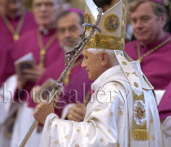  Он знает их, они знают его