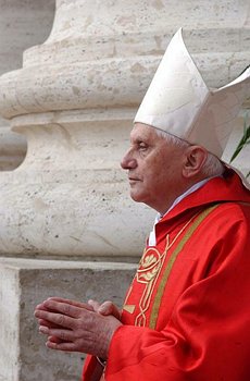 Кардинал Ратцингер перед конклавом